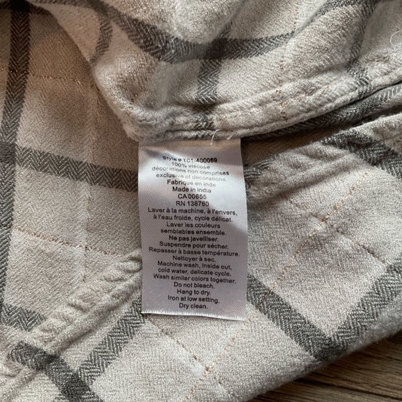 Thyme Maternity Nursing shirt - Picture 2 of 3